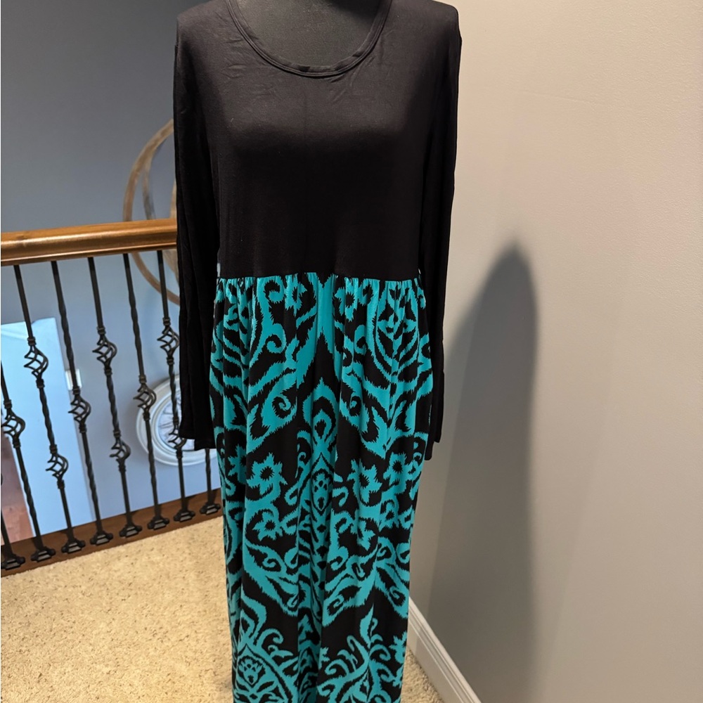 Amazon Black and Teal Long Sleeve Dress